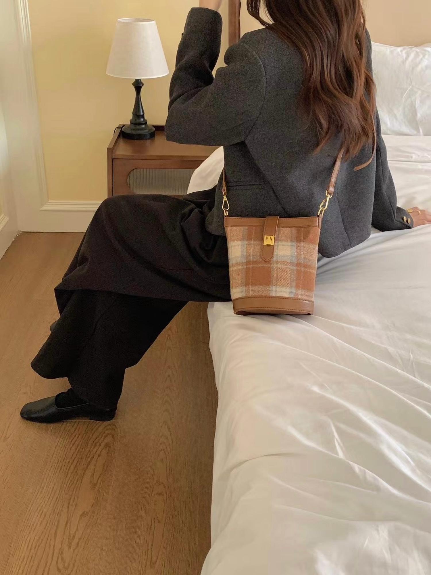 Pretty Persuasions - Women's Suede-like Microfiber Leather Shoulder Crossbody Bag