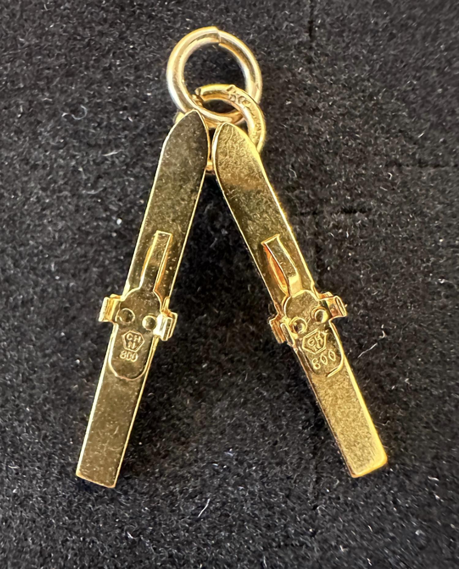 Azi Rasson - Women's Vintage Skis Medium Charm