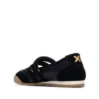 Xti Women's Flat Shoes in black - women's sandal - detail view