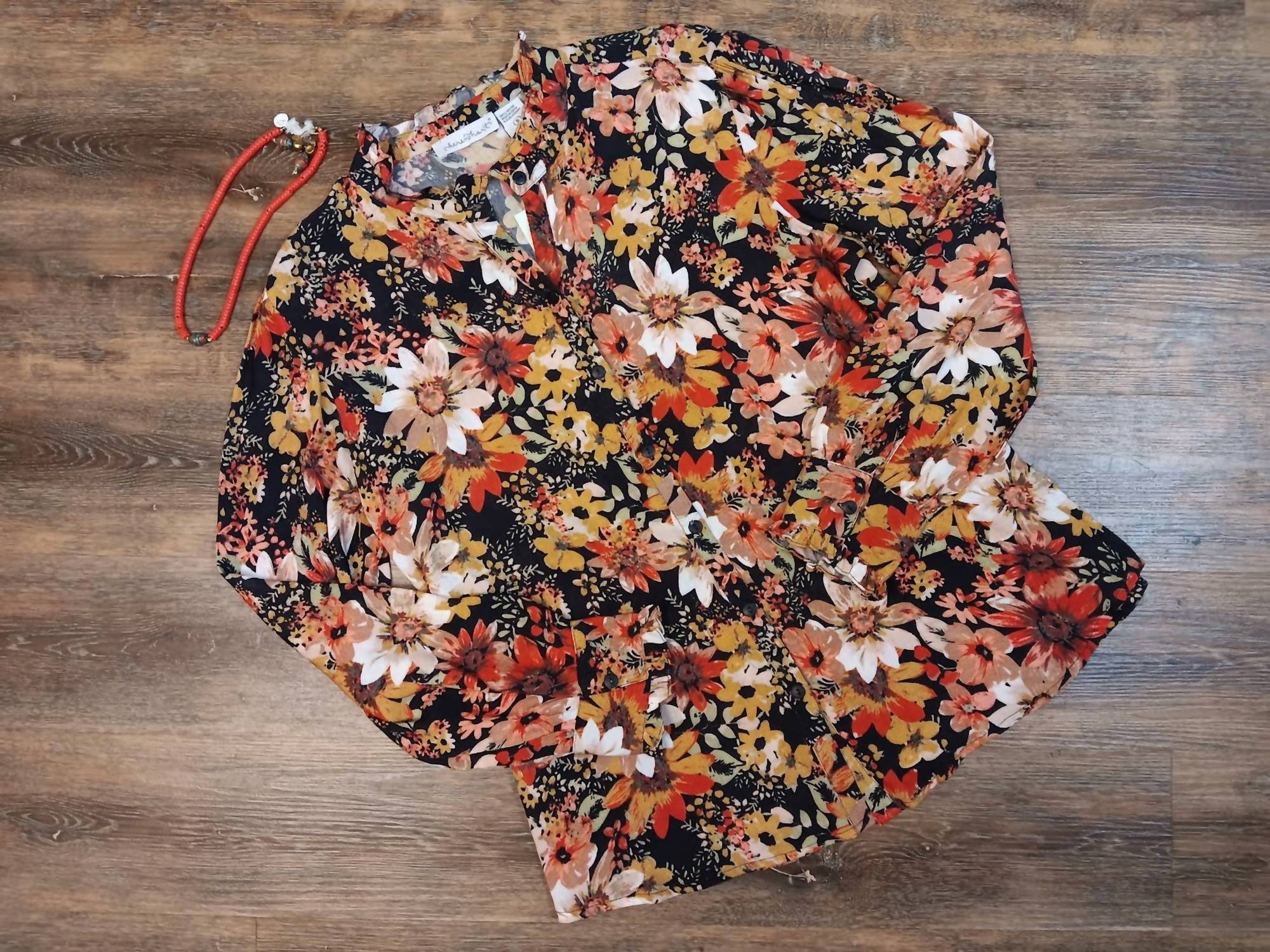 Keren Hart - Women's Floral Button Up Shirt