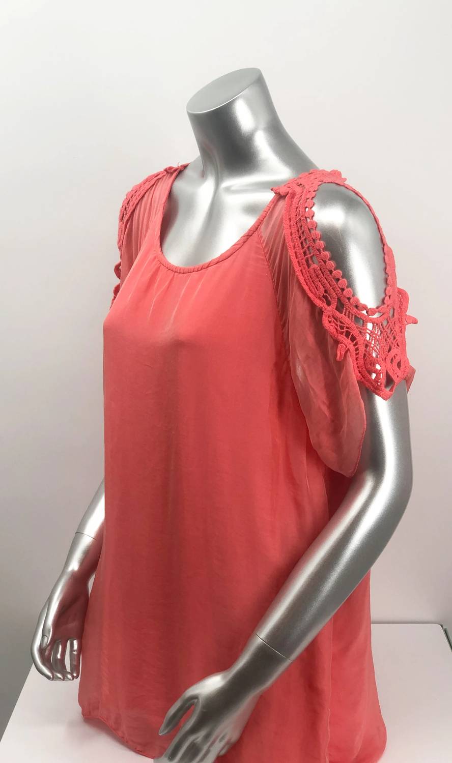 M Made In Italy - Women's Casey Crochet Split Short Sleeve Flowy Top