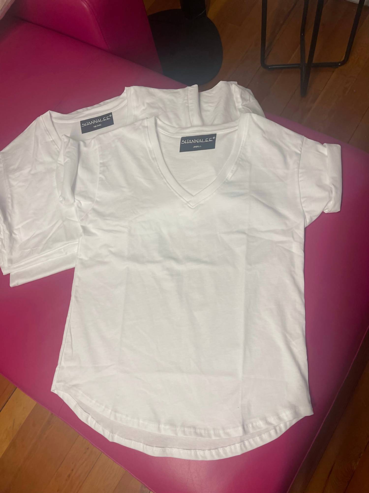 Shannalee - COTTON V-NECK SHORT SLEEVE TEE
