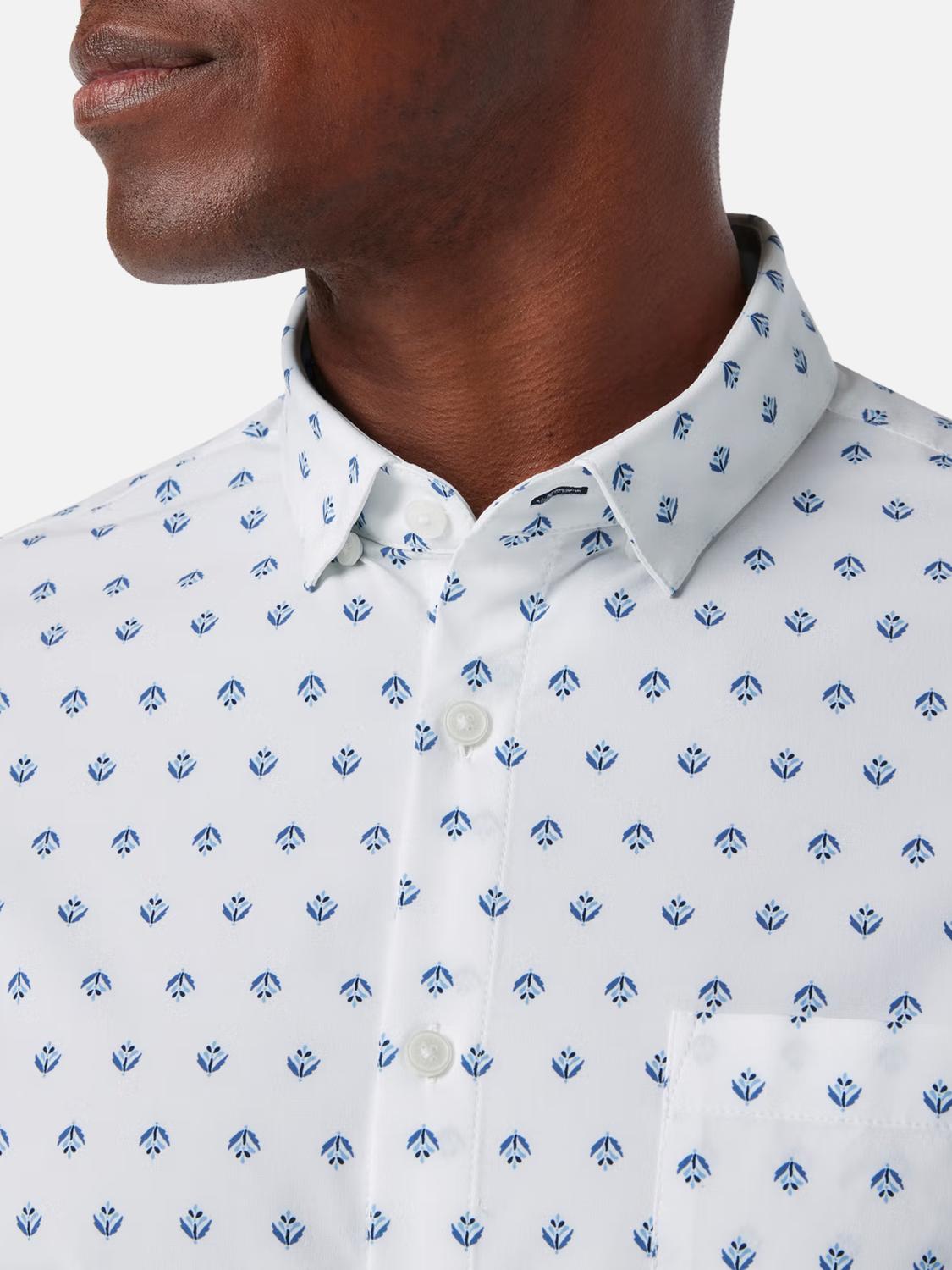 Mizzen + Main Leeward Short Sleeve Dress Shirt Top in carolina floral geo - men's t-shirt - alternate view