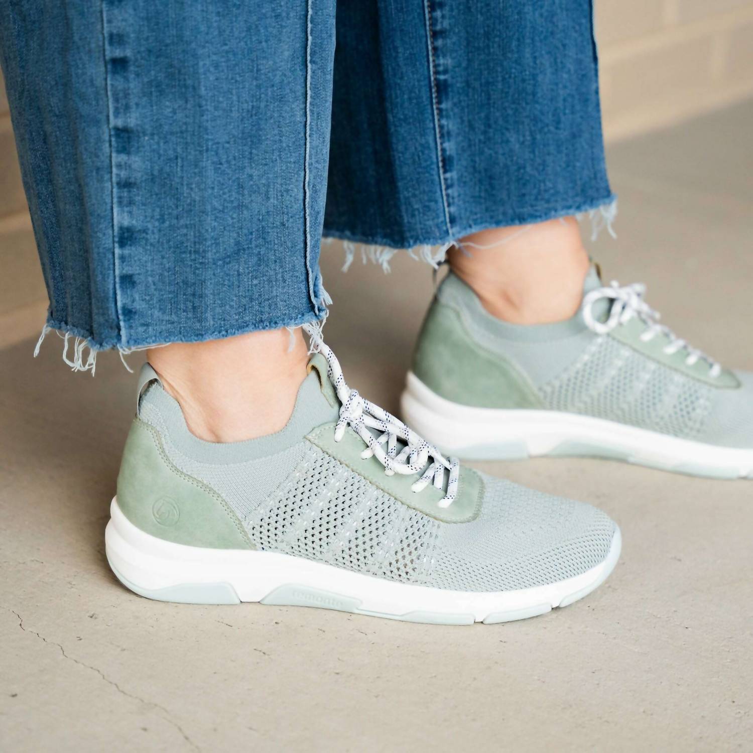 Remonte Women's Lightweight Sneakers in green - women's sneaker - alternate view
