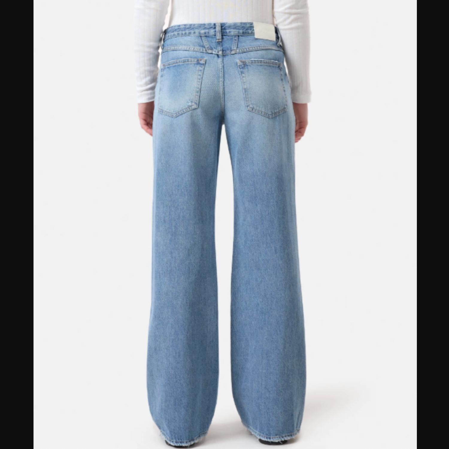 Closed - Gillan Wide Fit Low Waist Long Leg Jean