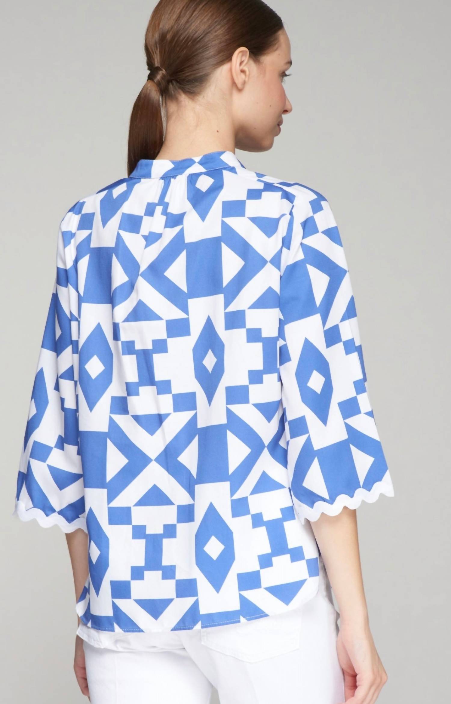 Vilagallo - Valeria V-neck Shirt