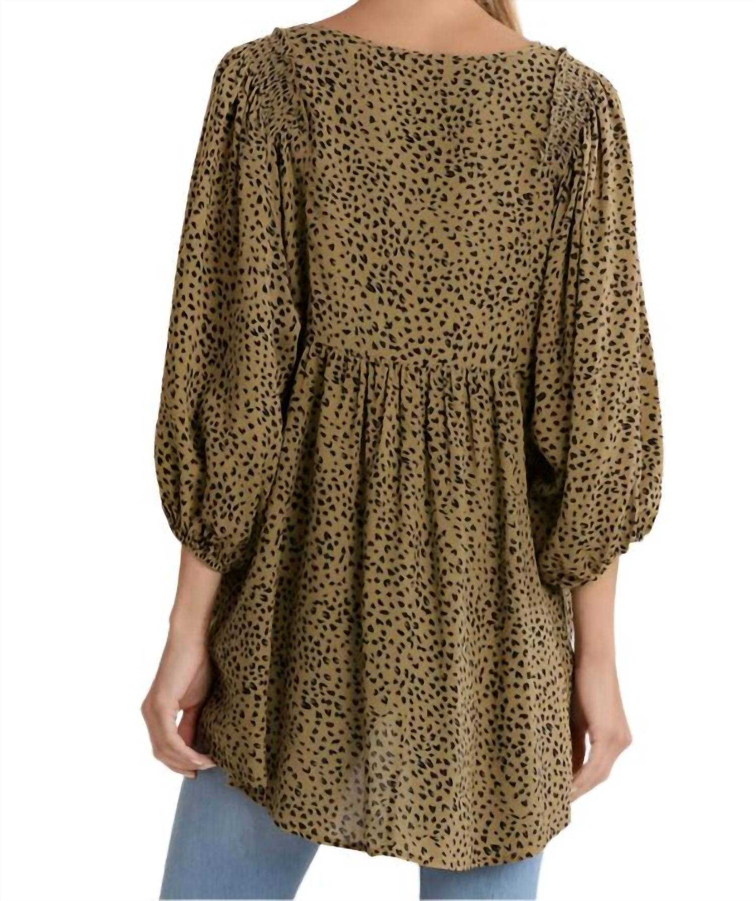Umgee - Babydoll Keyhole Blouse