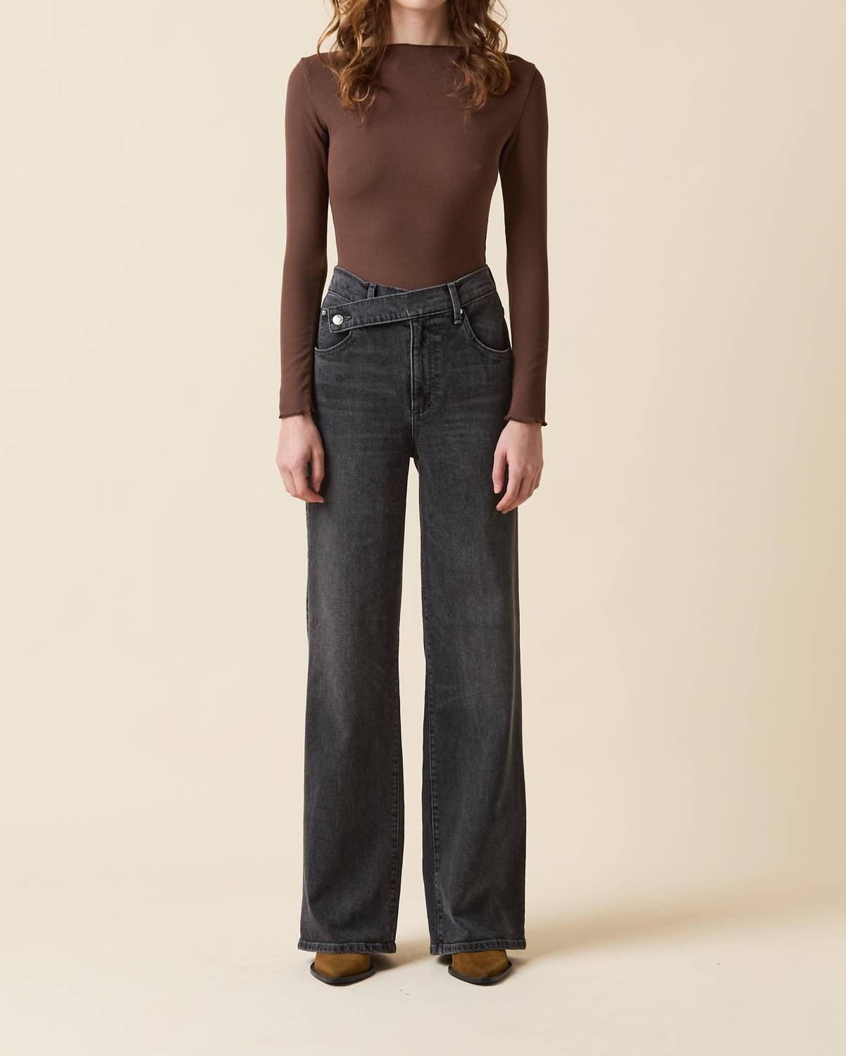 Le Jean Cinch Waist Shadow Jeans in grey - women's jeans