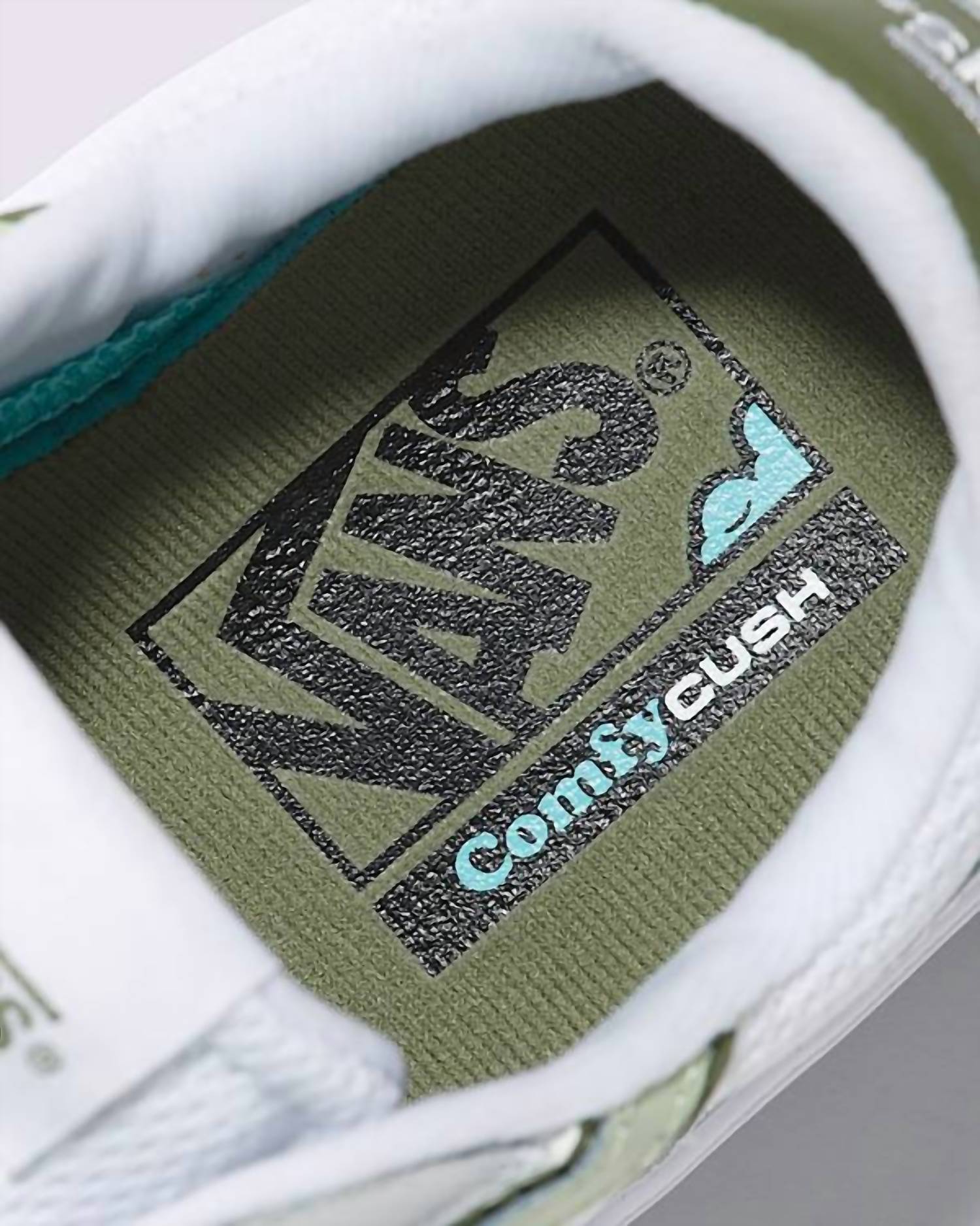 Vans - Women Lowland Comfycush Leather Shoe