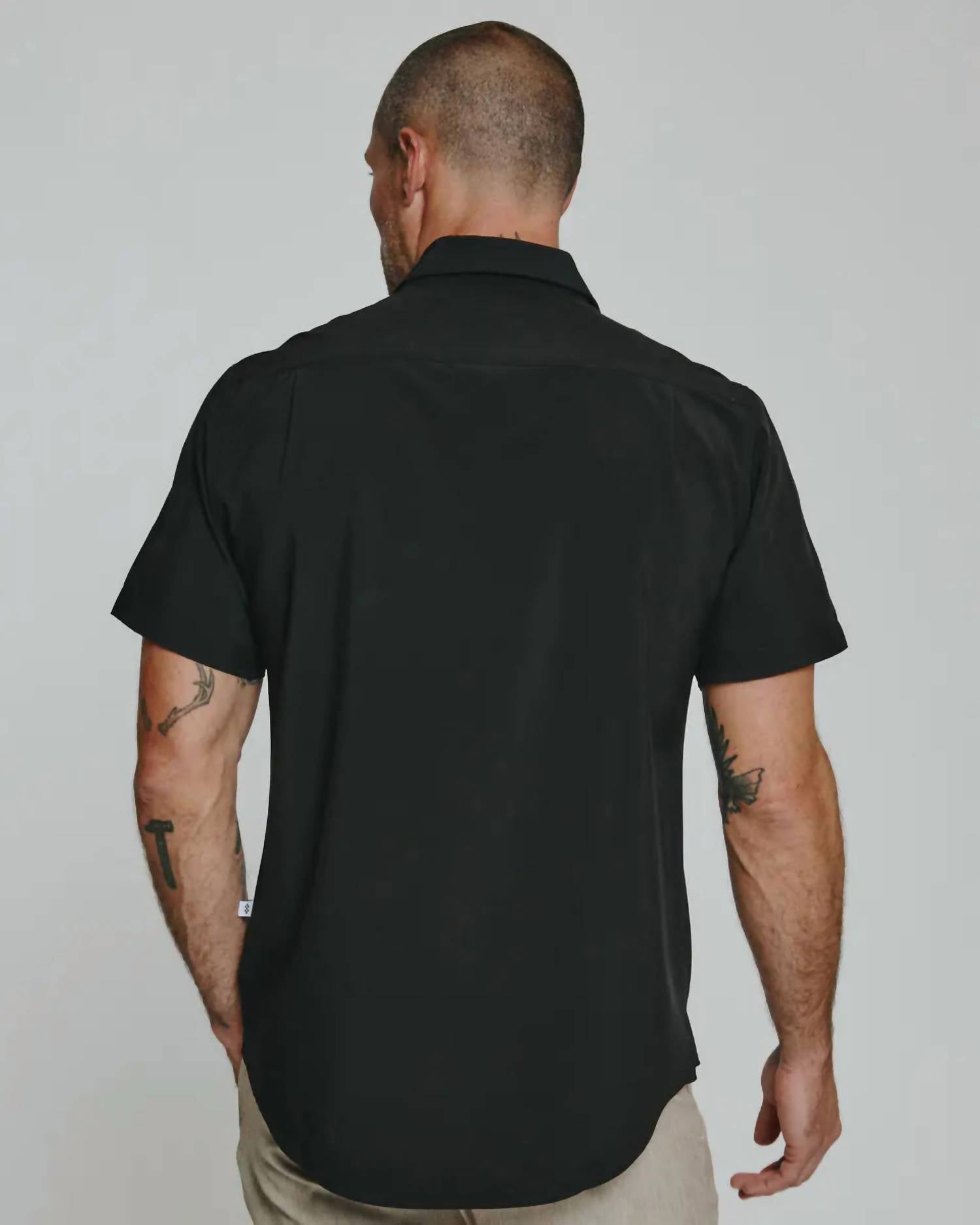 7Diamonds Siena Short Sleeve Shirt in black - men's t-shirt - detail view