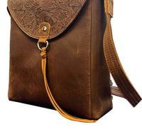 Roma Leathers Women's Vintage Leather Crossbody Shoulder Bag With Adjustable Strap in brown - women's bag - detail view