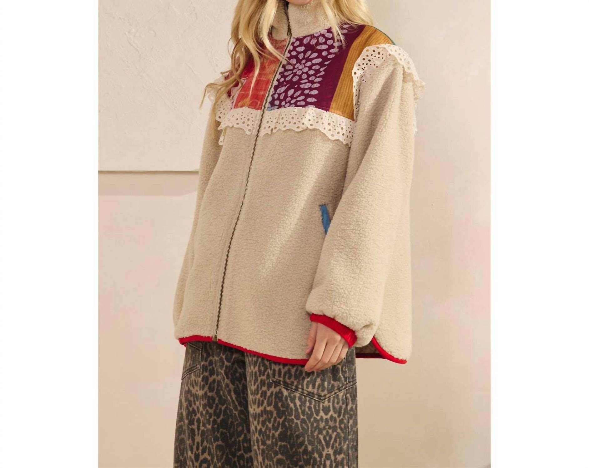 Veveret - Women's Contrast Printed Teddy Jacket