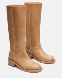 STEVE MADDEN Women's Riggs Boot in banana leather - women's shoe - detail view