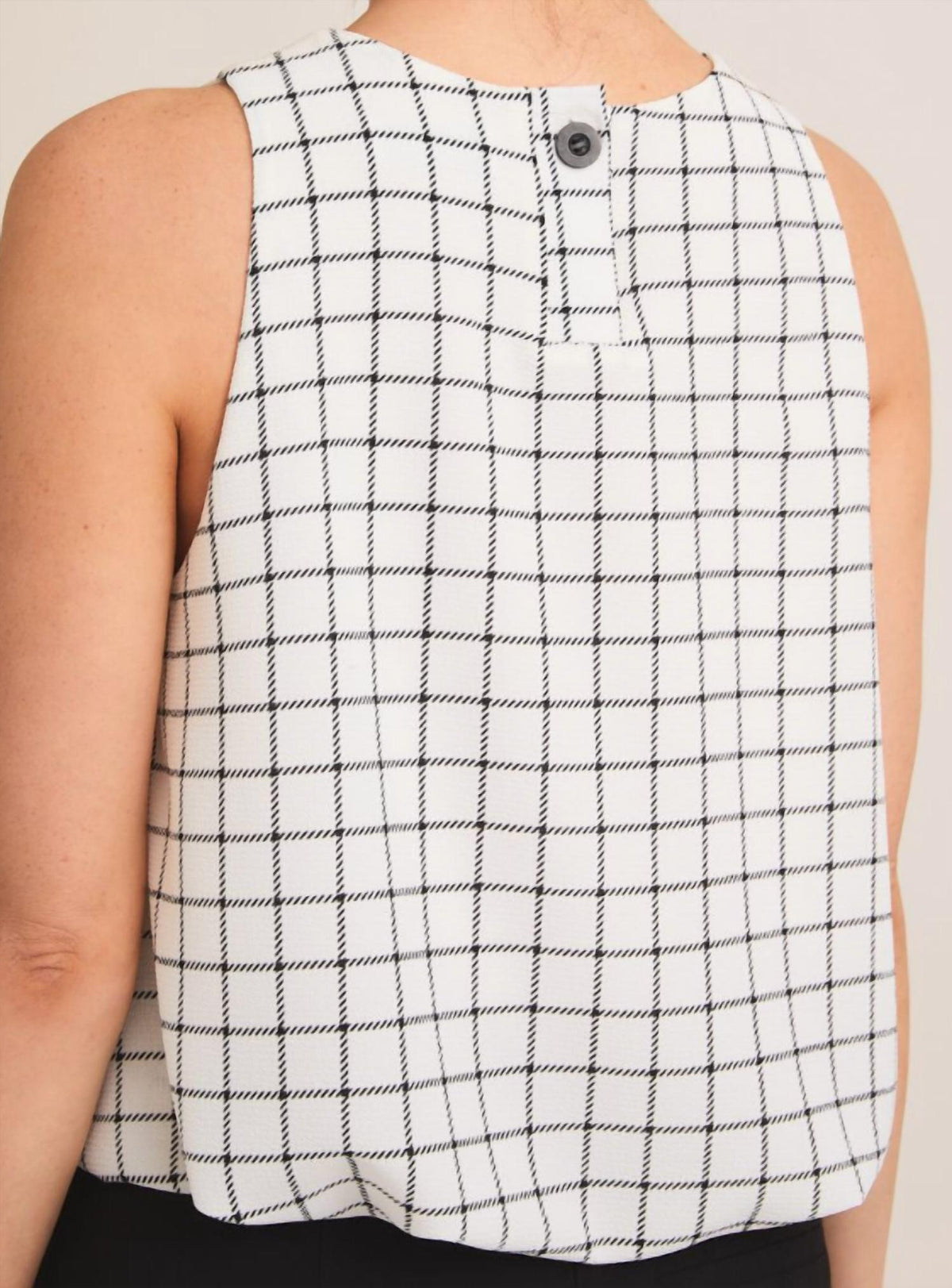 Gilli - Round Neck Sleeveless Bubble Hem Grid Top