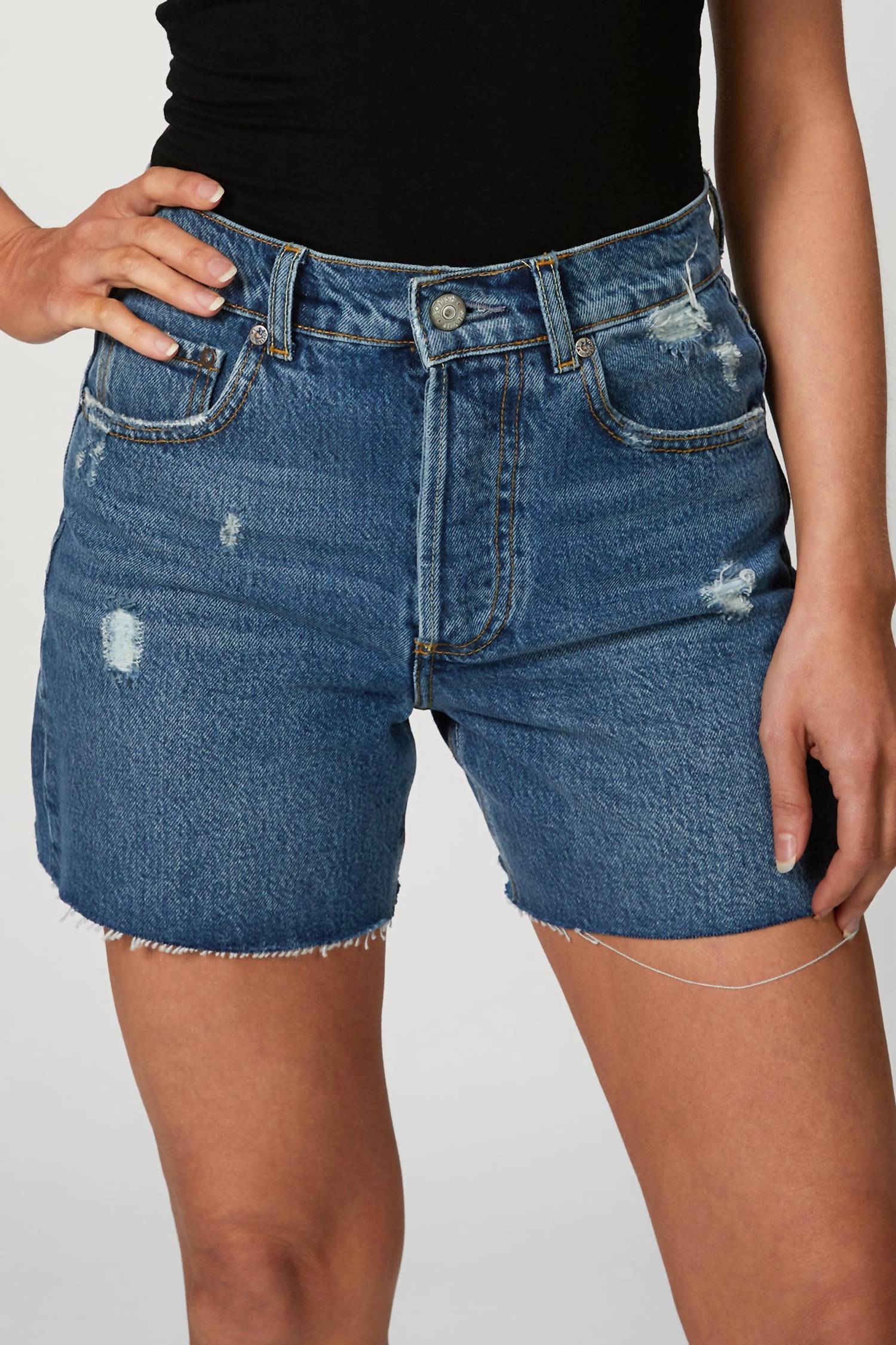 THE MONTY SHORT