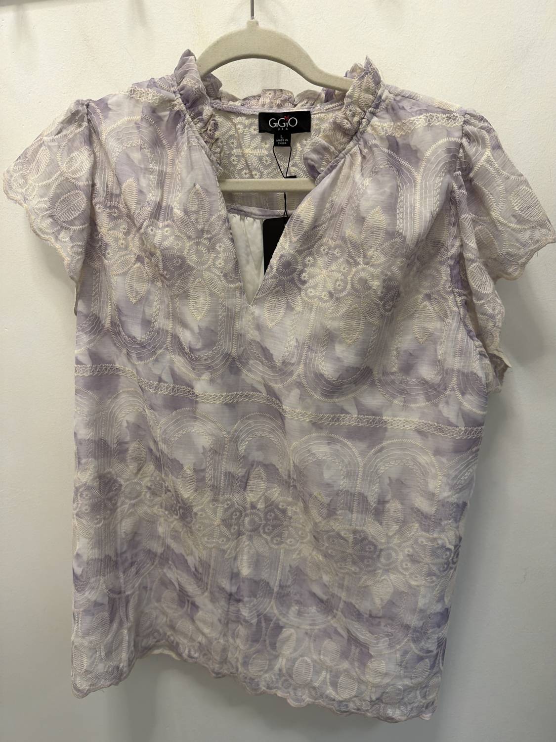 Gigio - Women's Embroidered V Neck Top