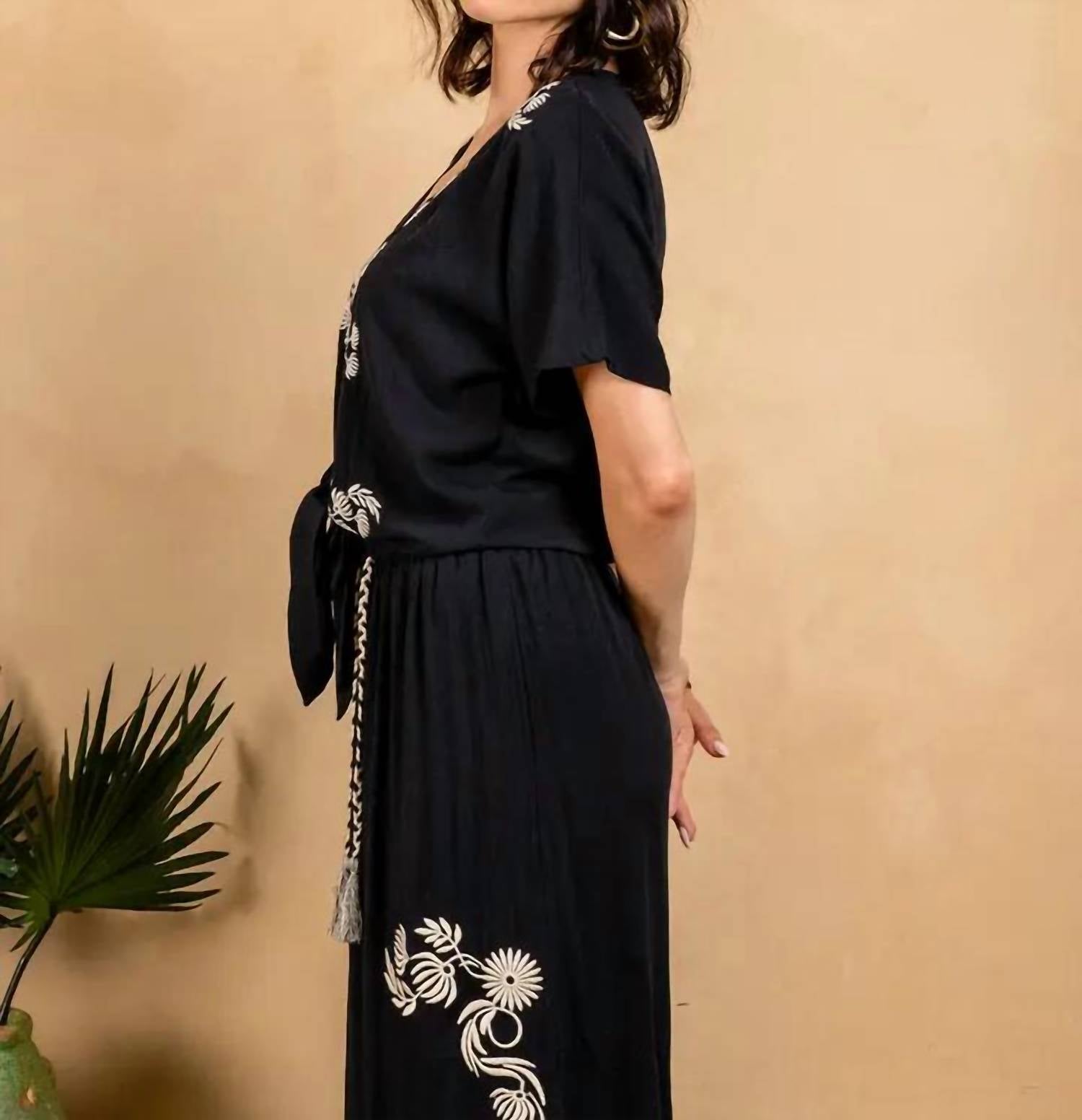 Paparazzi - Viscose Embroidered Tie Front Top
