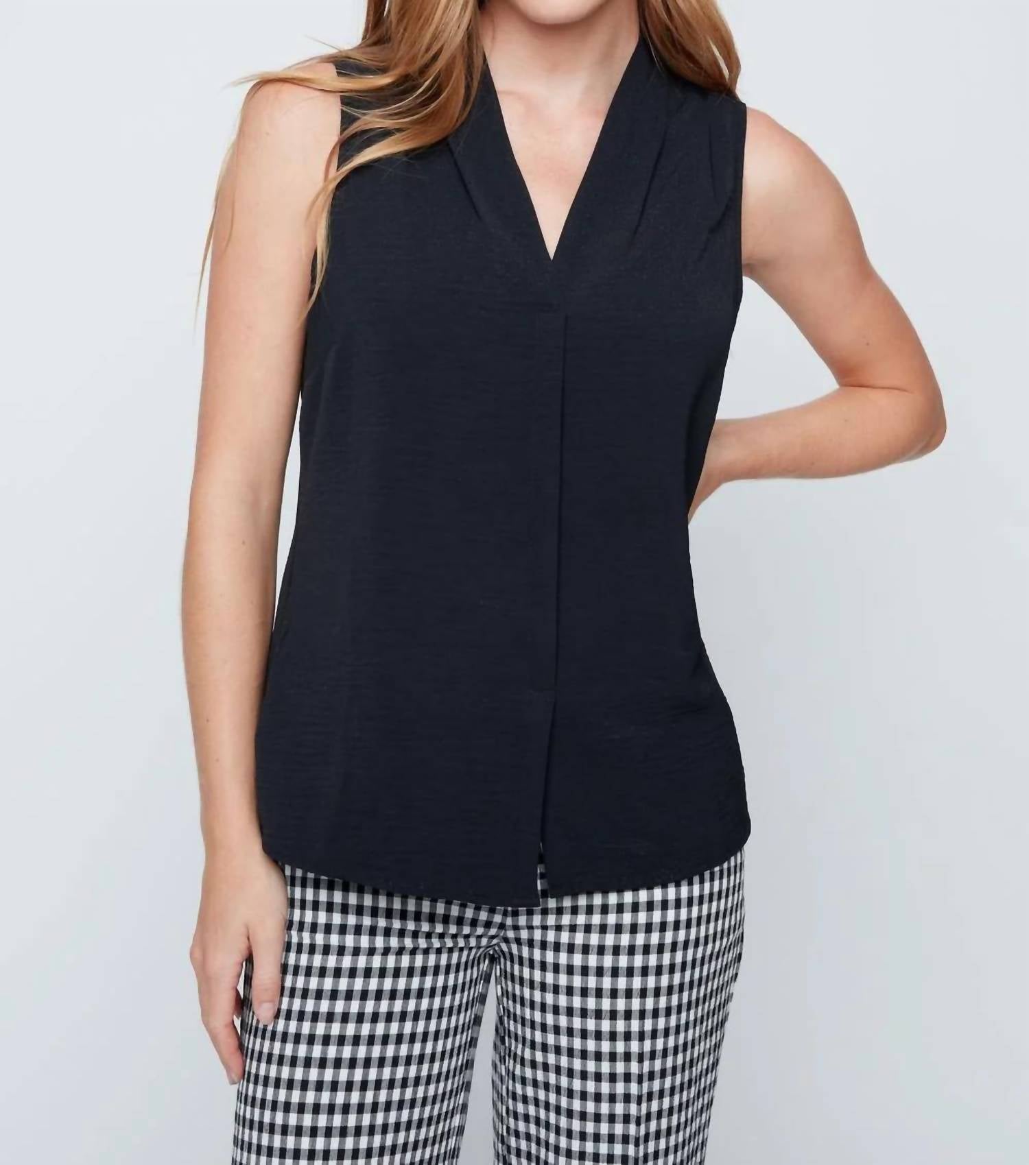 Renuar - Woven Sleeveless V-neck Blouse