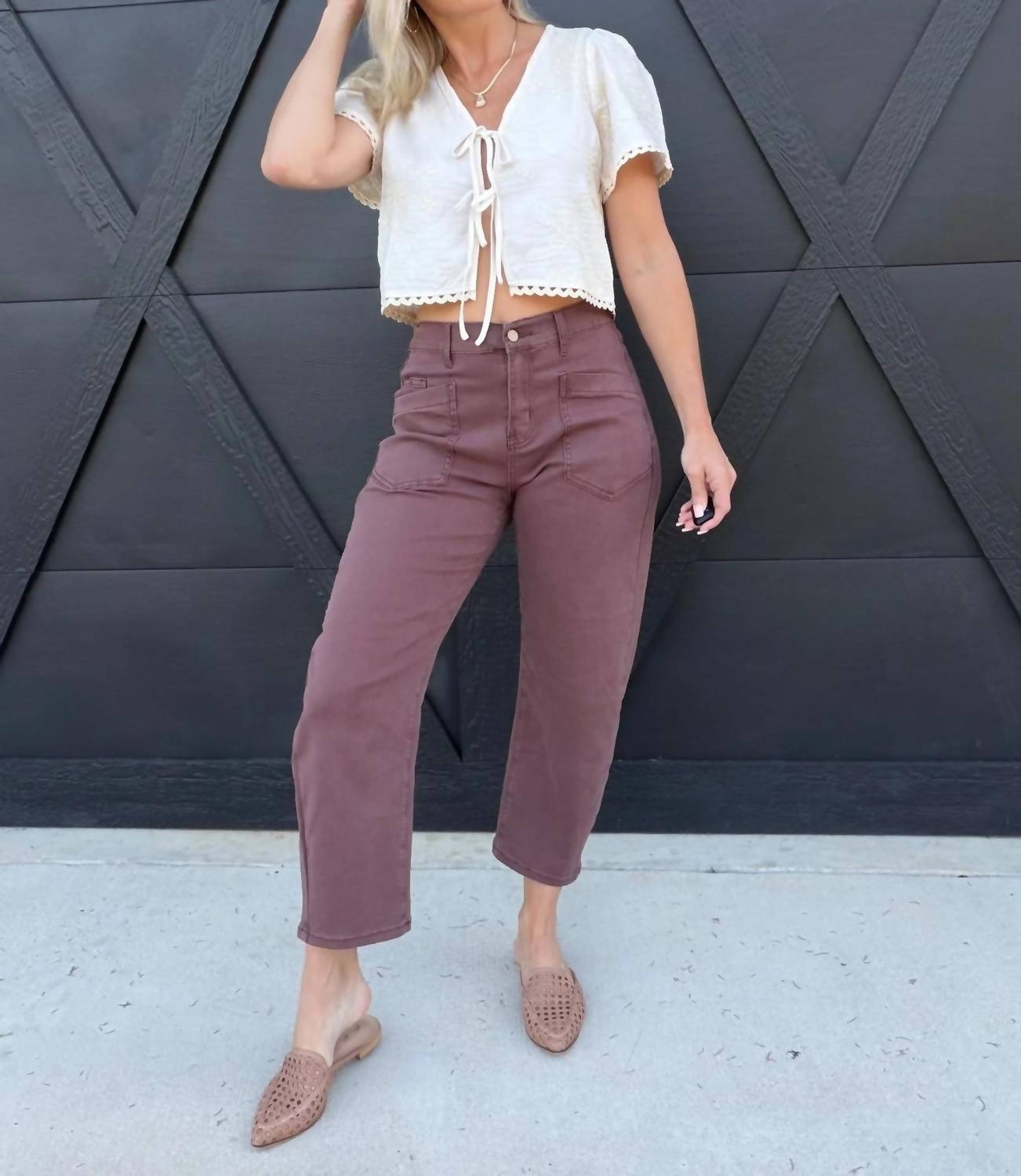 Faire - Women's Square Patch Pocket Ankle-length Barrel Jeans