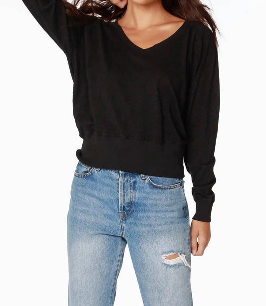 V-NECK RAGLAN LONG SLEEVE TEE