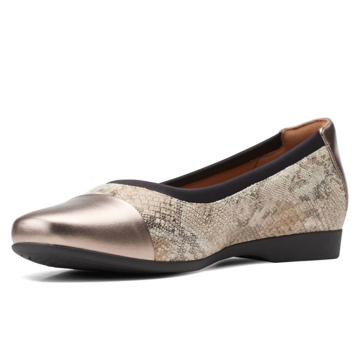 Clarks - Women's Un Darcey Cap 2 Flat Shoes