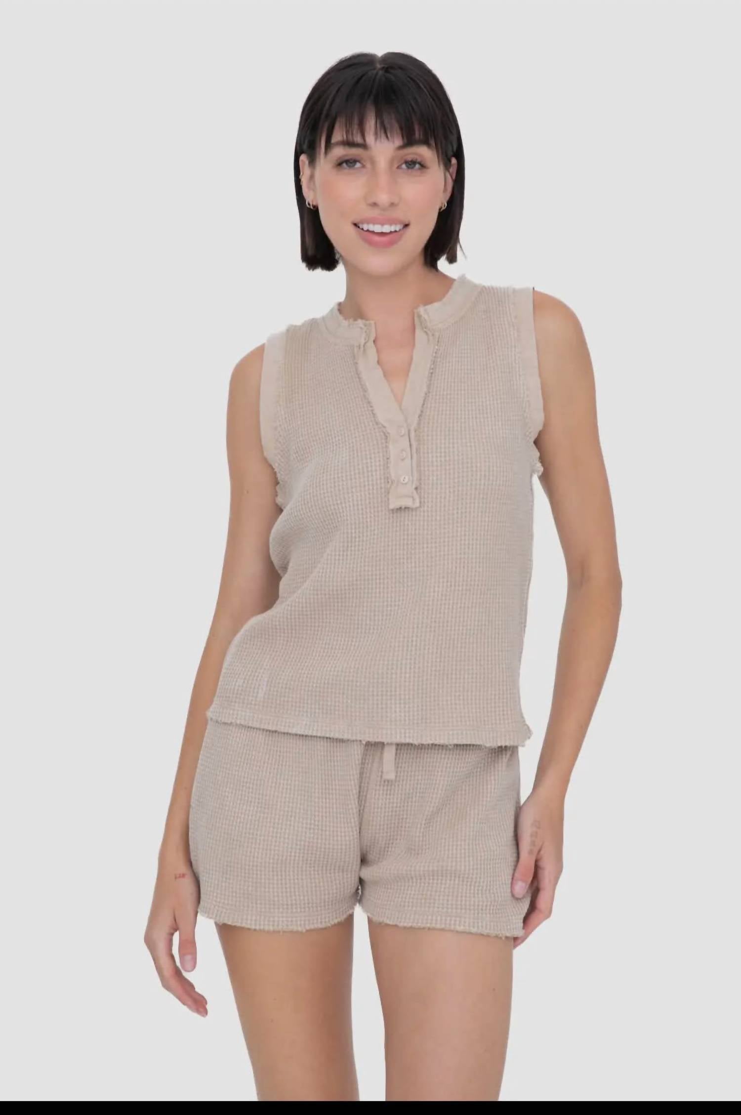 Mono B - Mineral Short