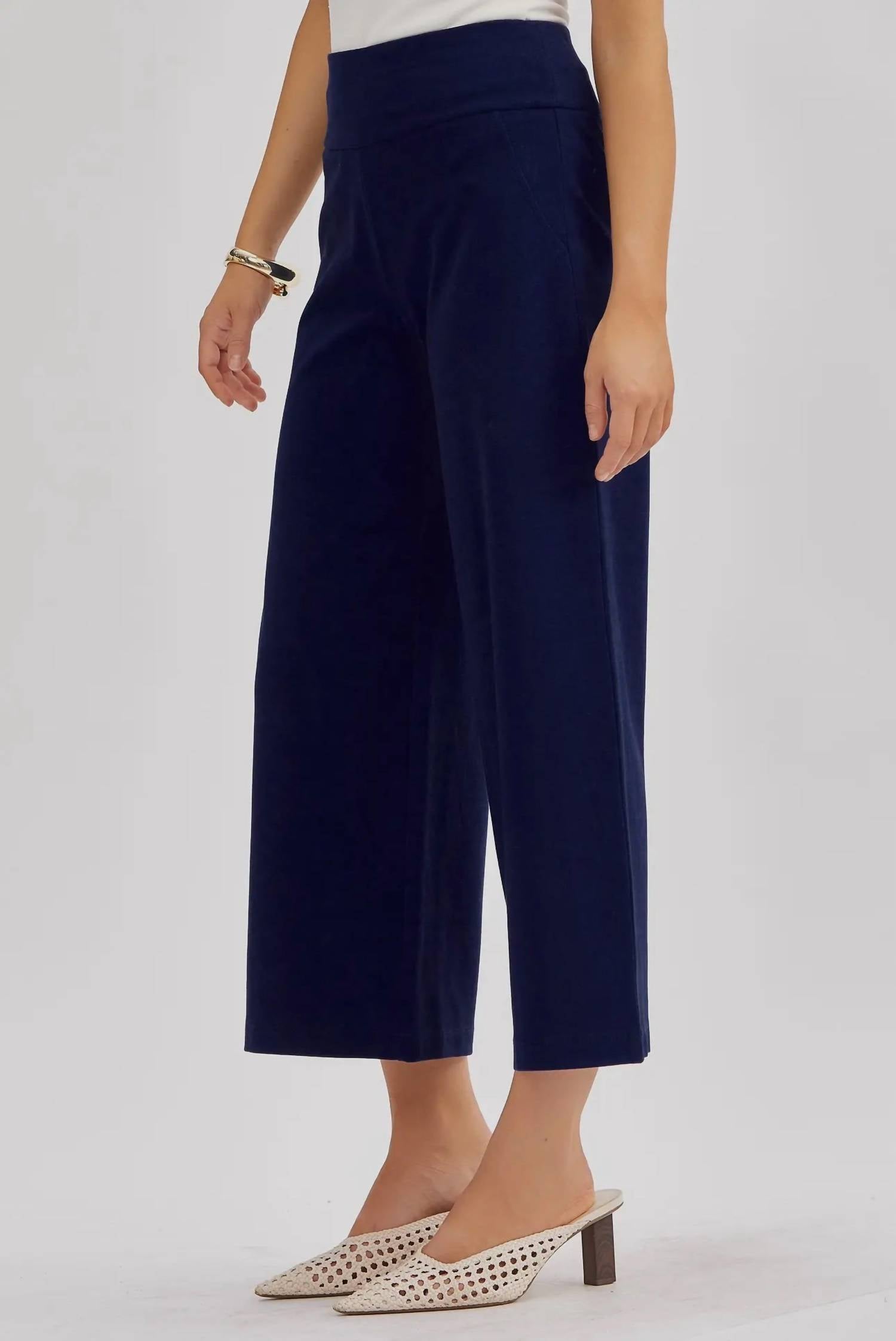 Amelia K. Luxe - Effortlessly Chic Crop Pants