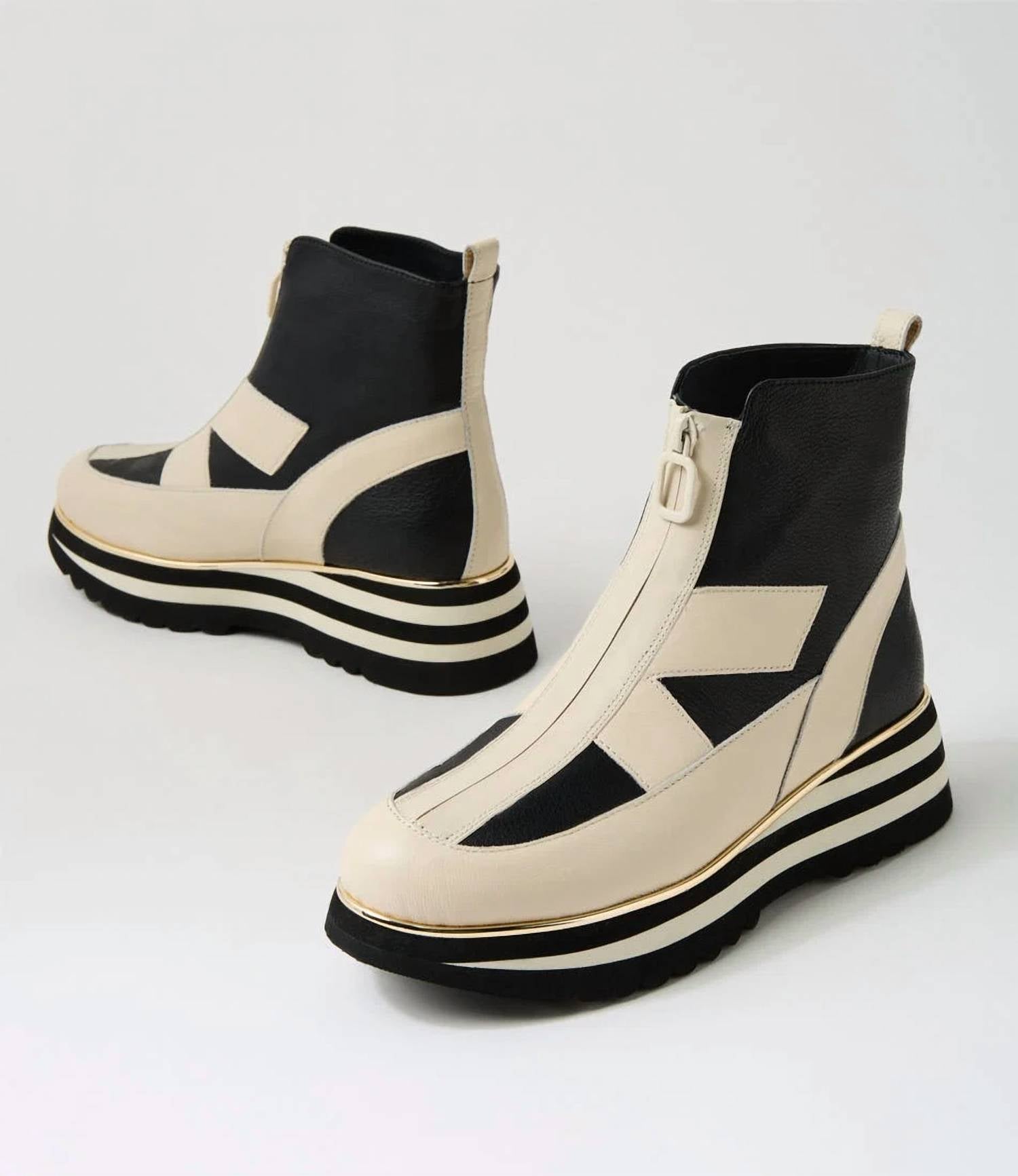 Django & Juliette - Women's Ebbiela Ankle Boots