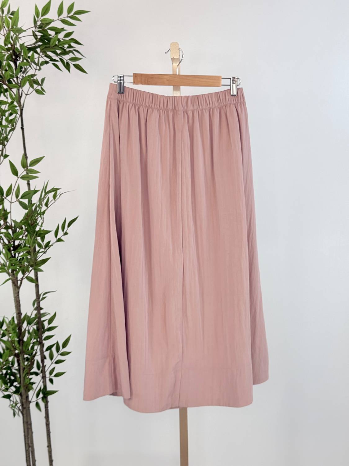 Be Cool - Soft Motion Midi Skirt