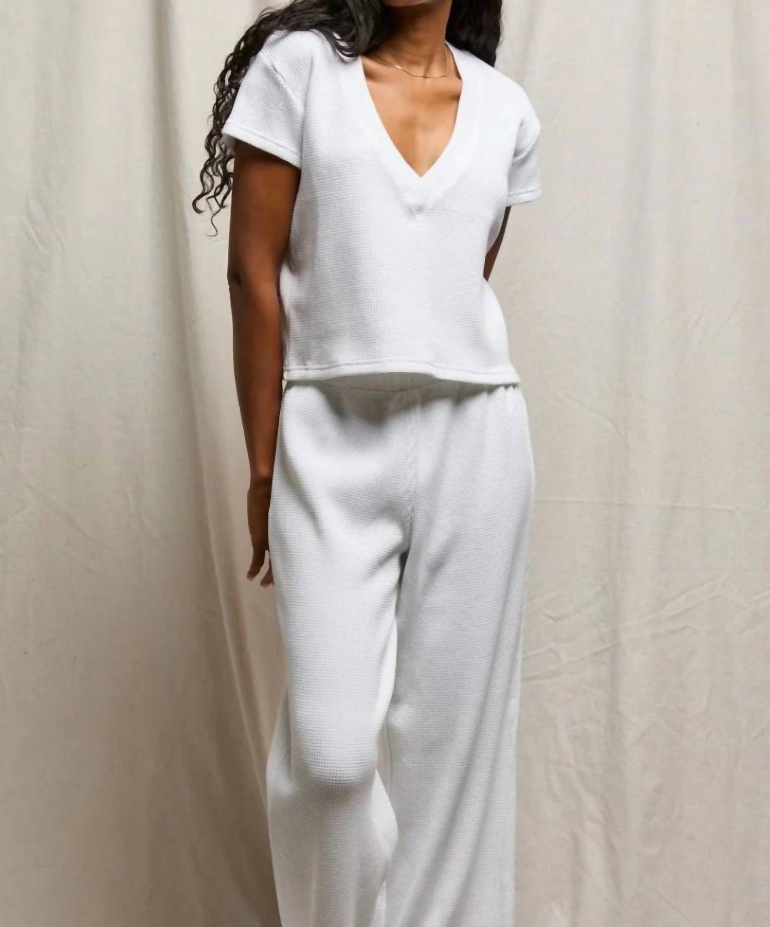 Perfectwhitetee - Jada Boxy Waffle V-Neck Tee