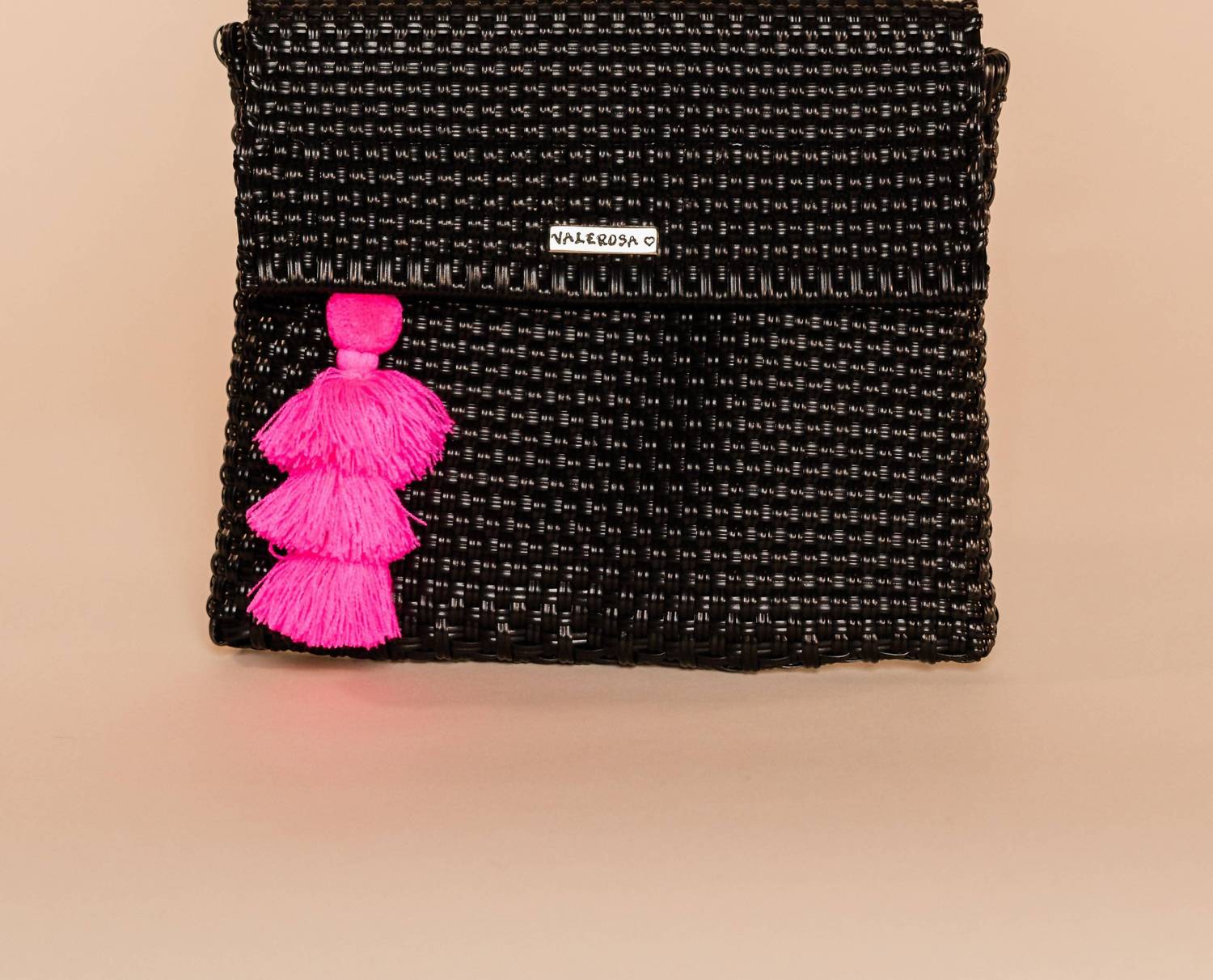 Valerosa - Women's Solid Woven Clutch