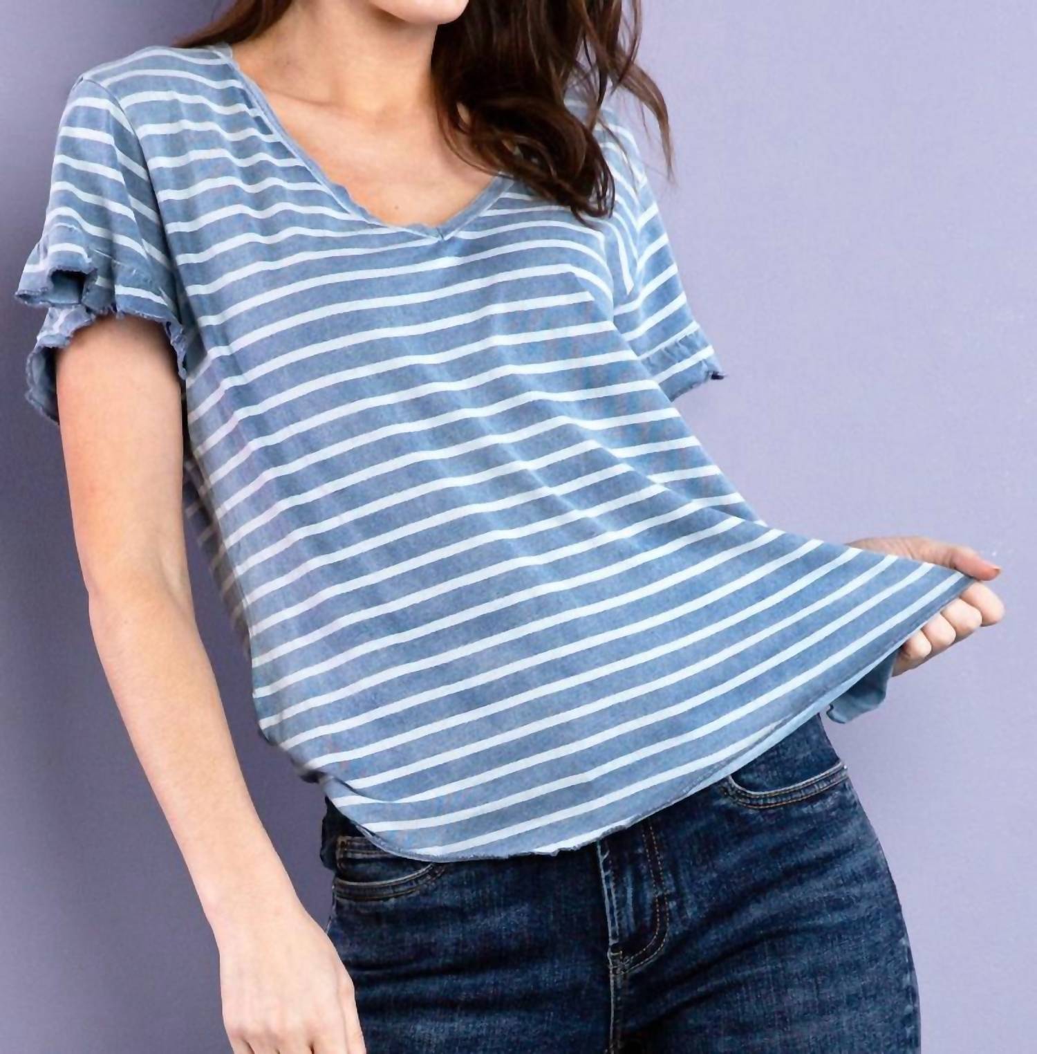 Billy T - Ruffle V-neck Tee