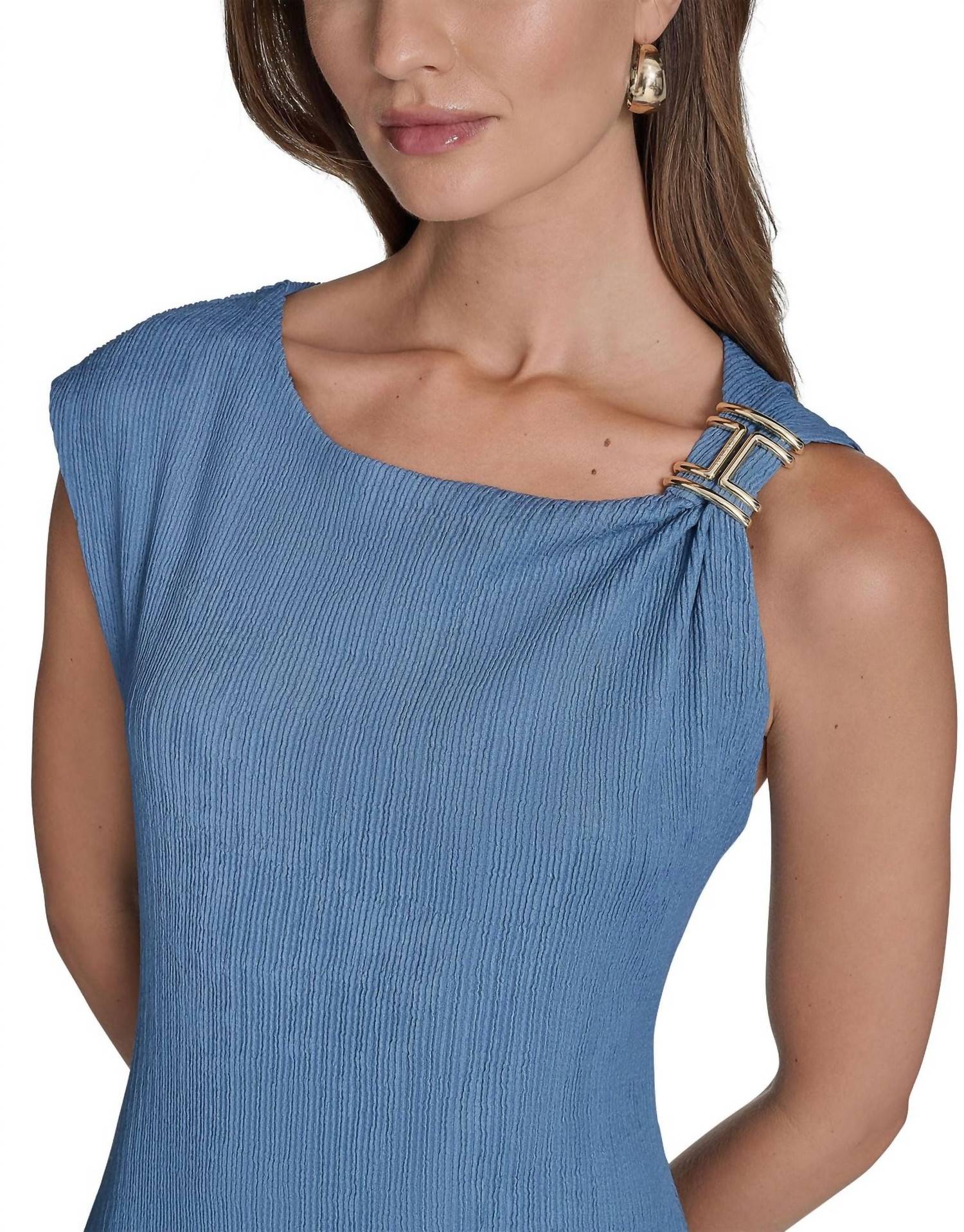 Halston Heritage - Sleeveless Boat Neck Textured Knit Dress