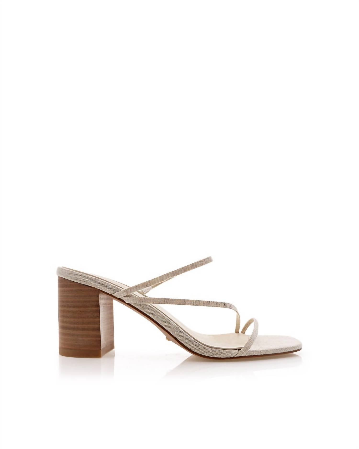 Yazmin Heel