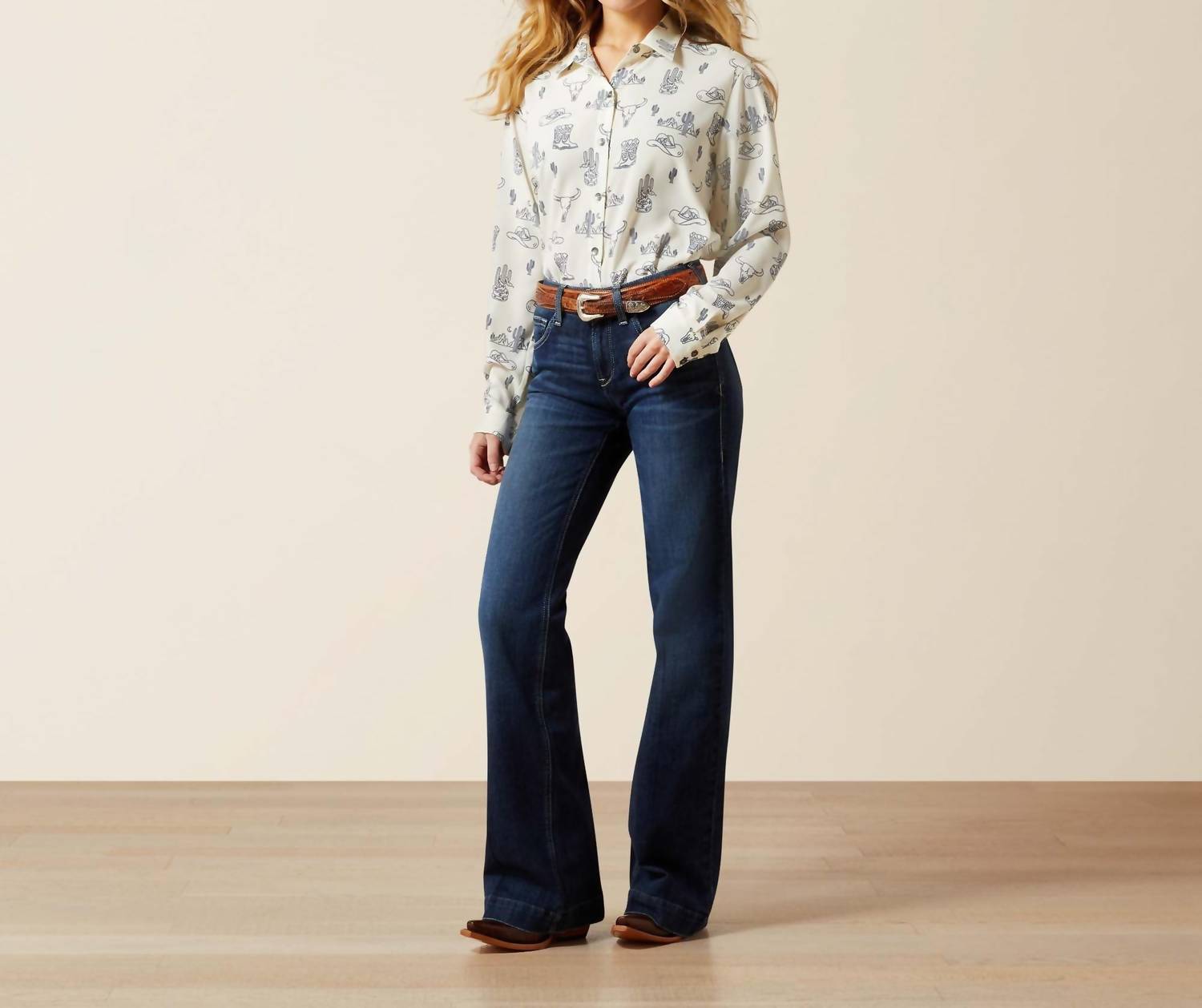 ARIAT Homestyle Deserted Print Button Shirt in white - women's shirt - alternate view