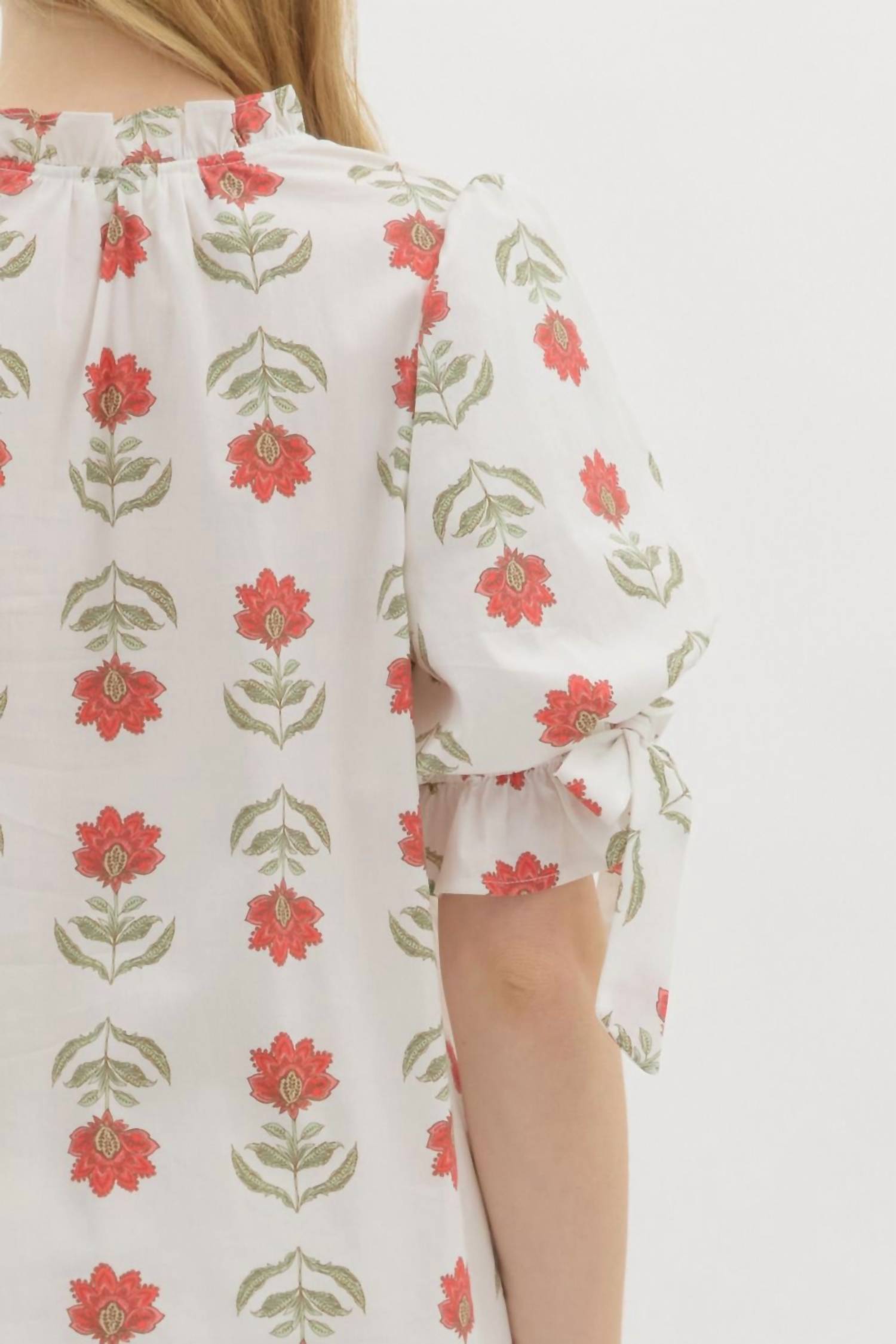 Entro - Floral Print Pullover Top