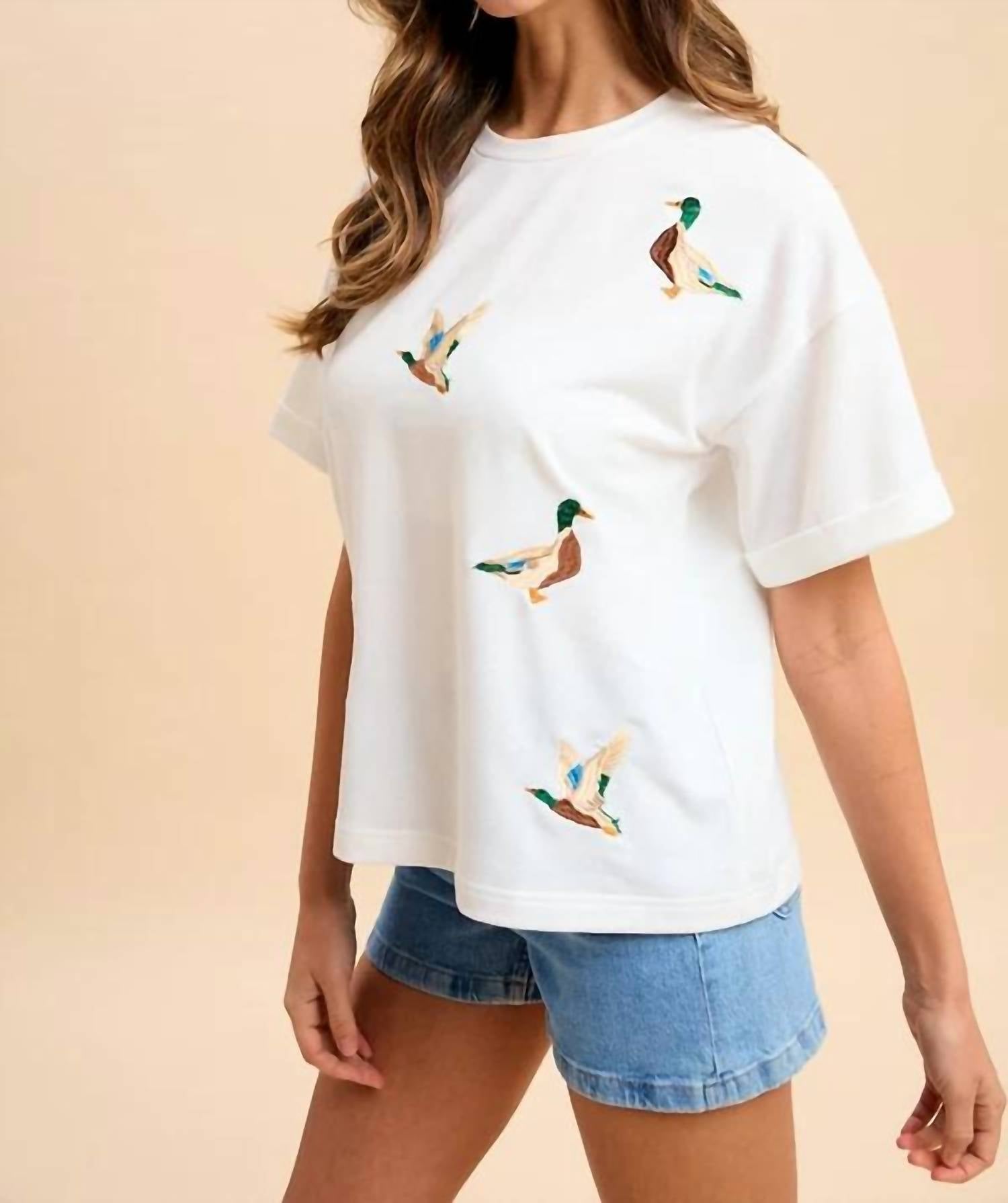 Anniewear - Embroidered Duck Tee
