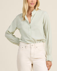 TROVATA Rumi Blouse in verde micro stripe - women's shirt
