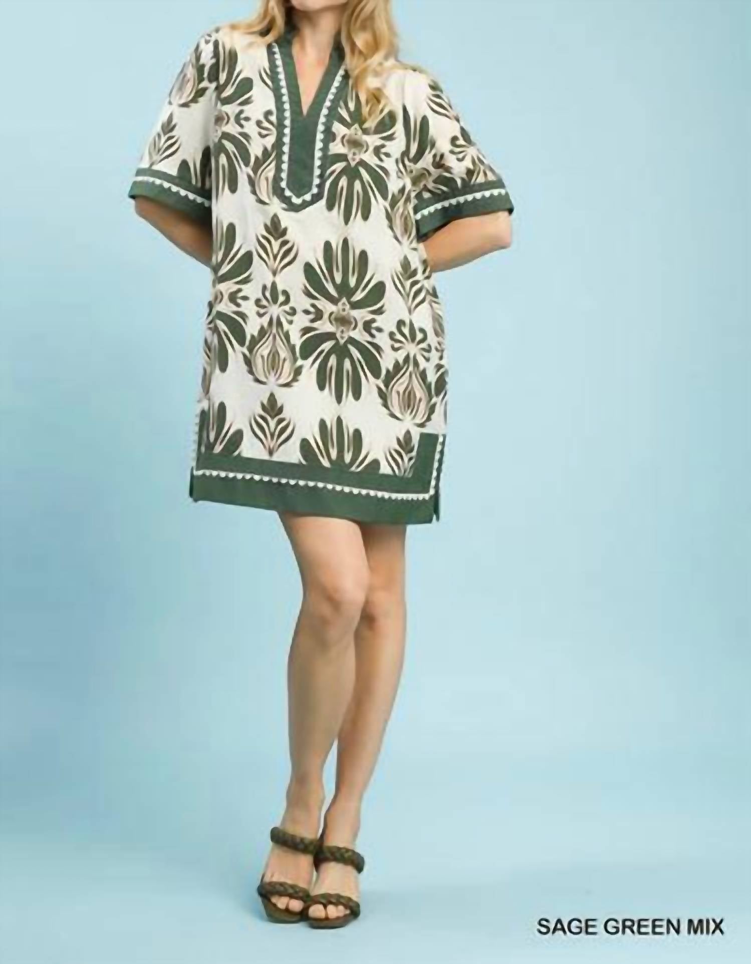 Umgee - Baroque Floral Tunic Top With Trim