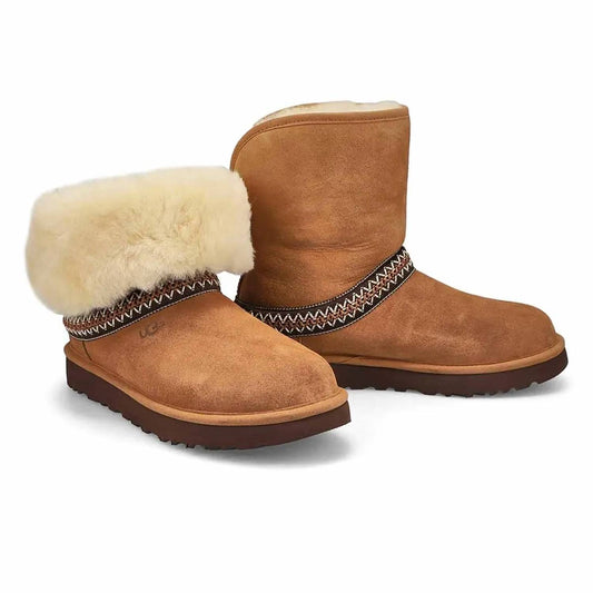 Ugg - Women's Classic Short Crescent Boot