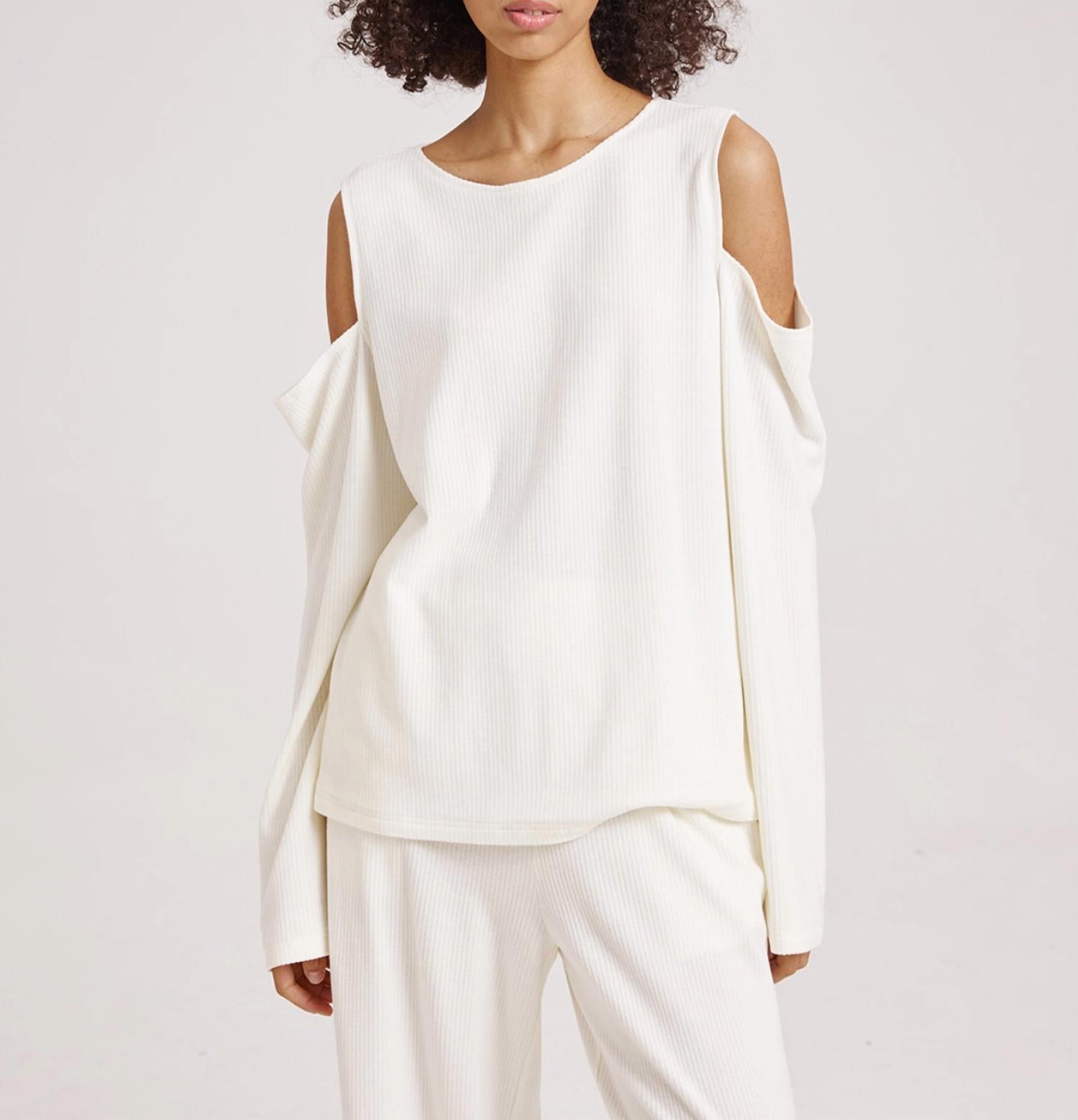 RIBBED COLD-SHOULDER TOP