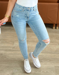 Judy Blue - Mid Rise Tummy Control Distressed Skinny Jeans