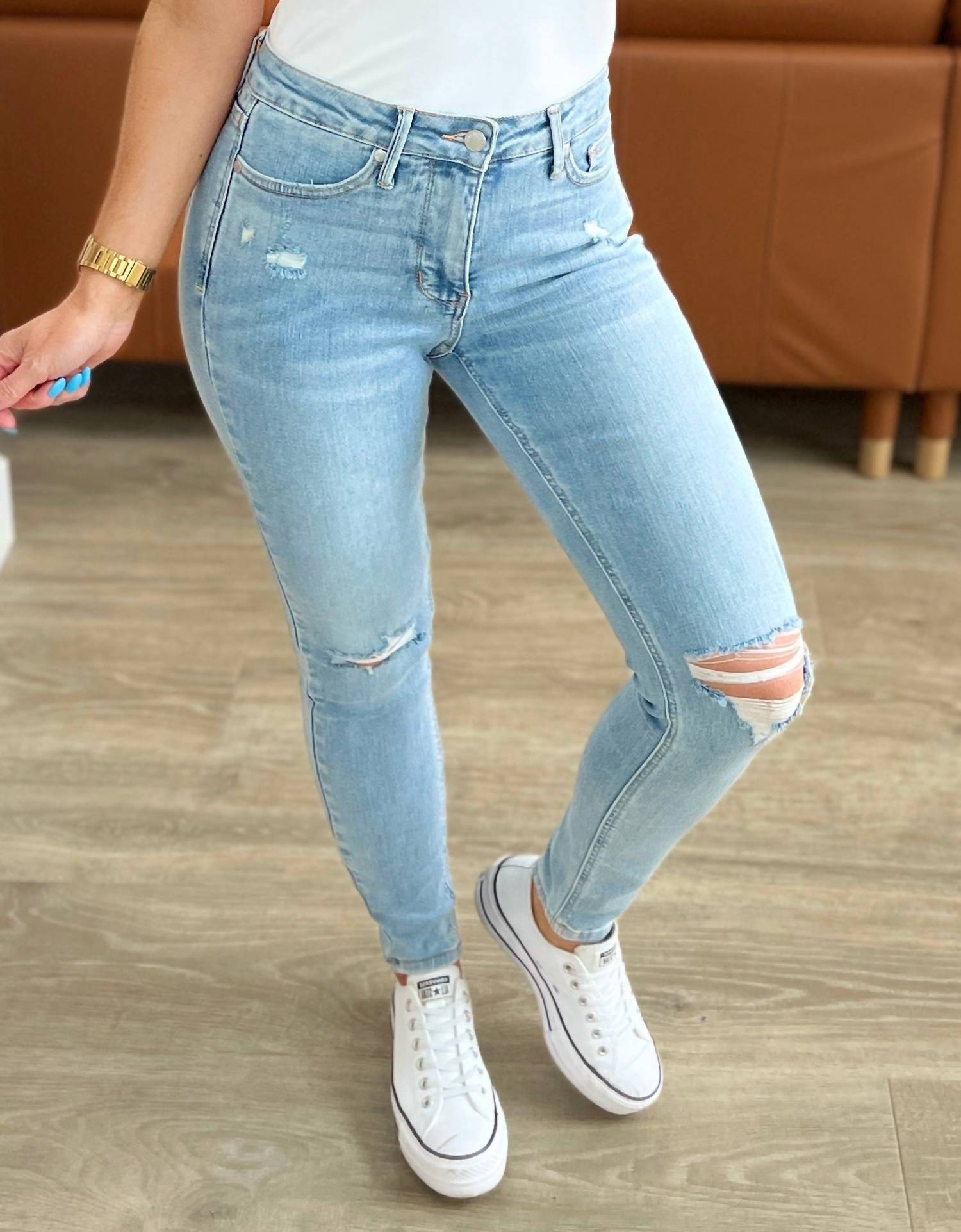 Judy Blue - Mid Rise Tummy Control Distressed Skinny Jeans