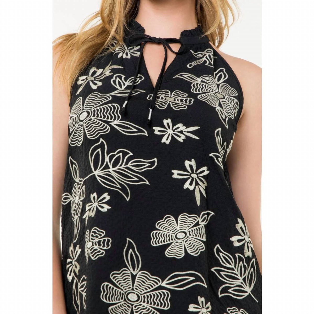 Thml - Sleeveless Flower Embroidered Top