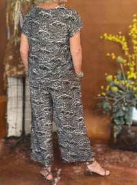 See And Be Seen - Dare To Be Distressed Short Sleeve Top And Wide Pants Set