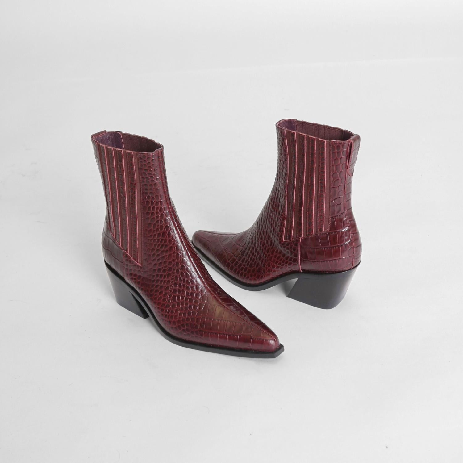 Intentionally Blank - Women's Hillary Heeled Ankle Boot