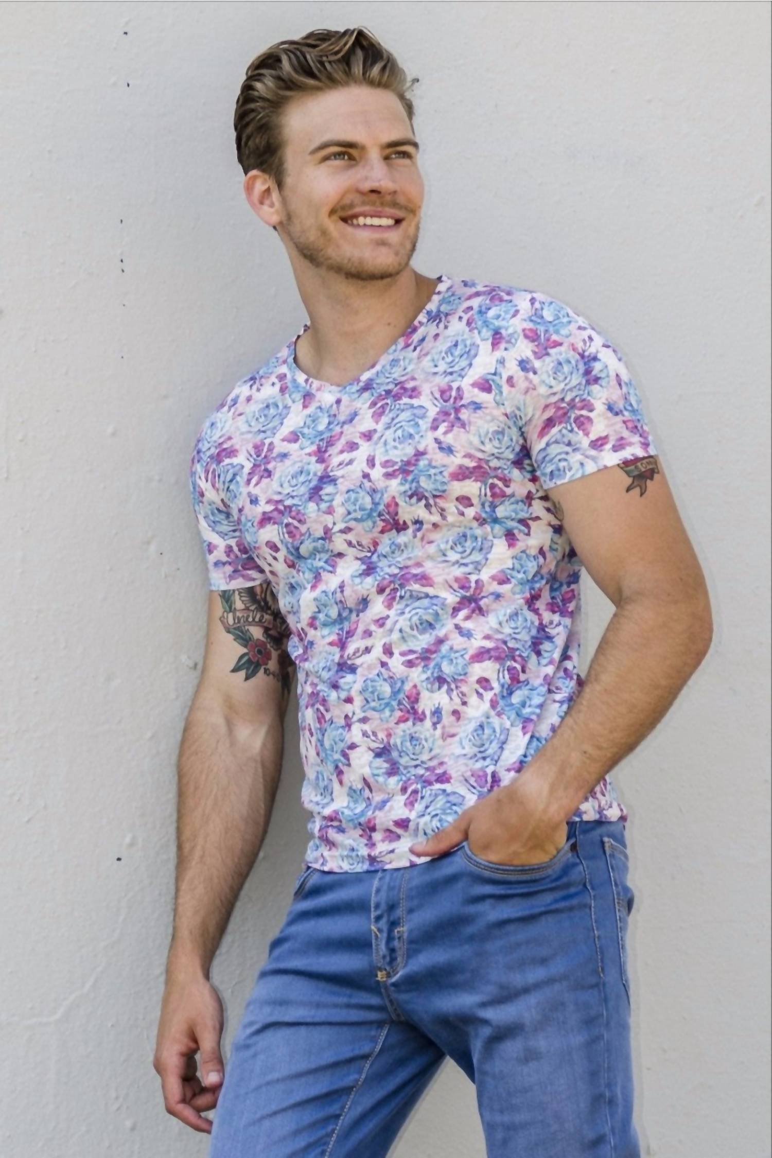 Eight X - Floral Print V-neck T-shirt