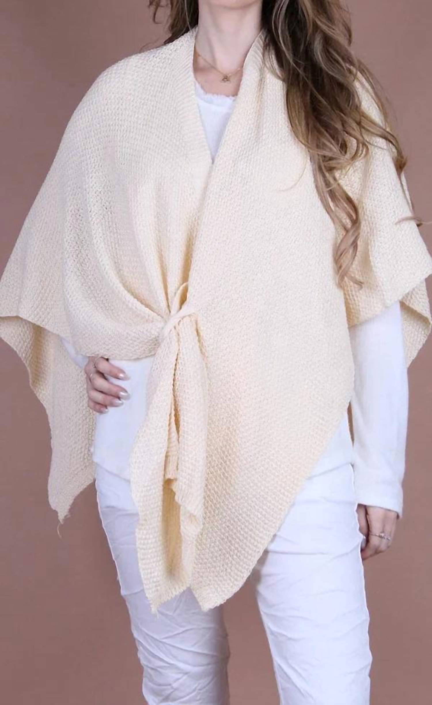 GIGI MODA Mantello Wrap in cream - women's scarf