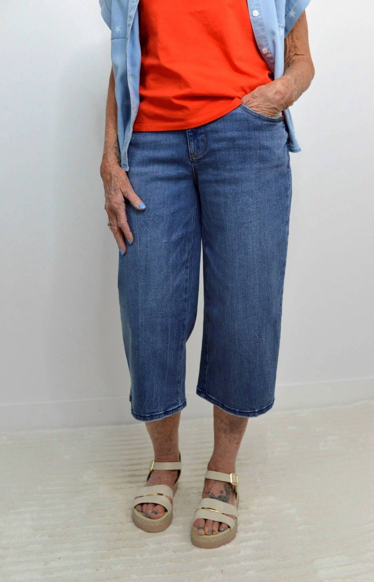 Democracy - Hook & Bar Relaxed Capri Jeans