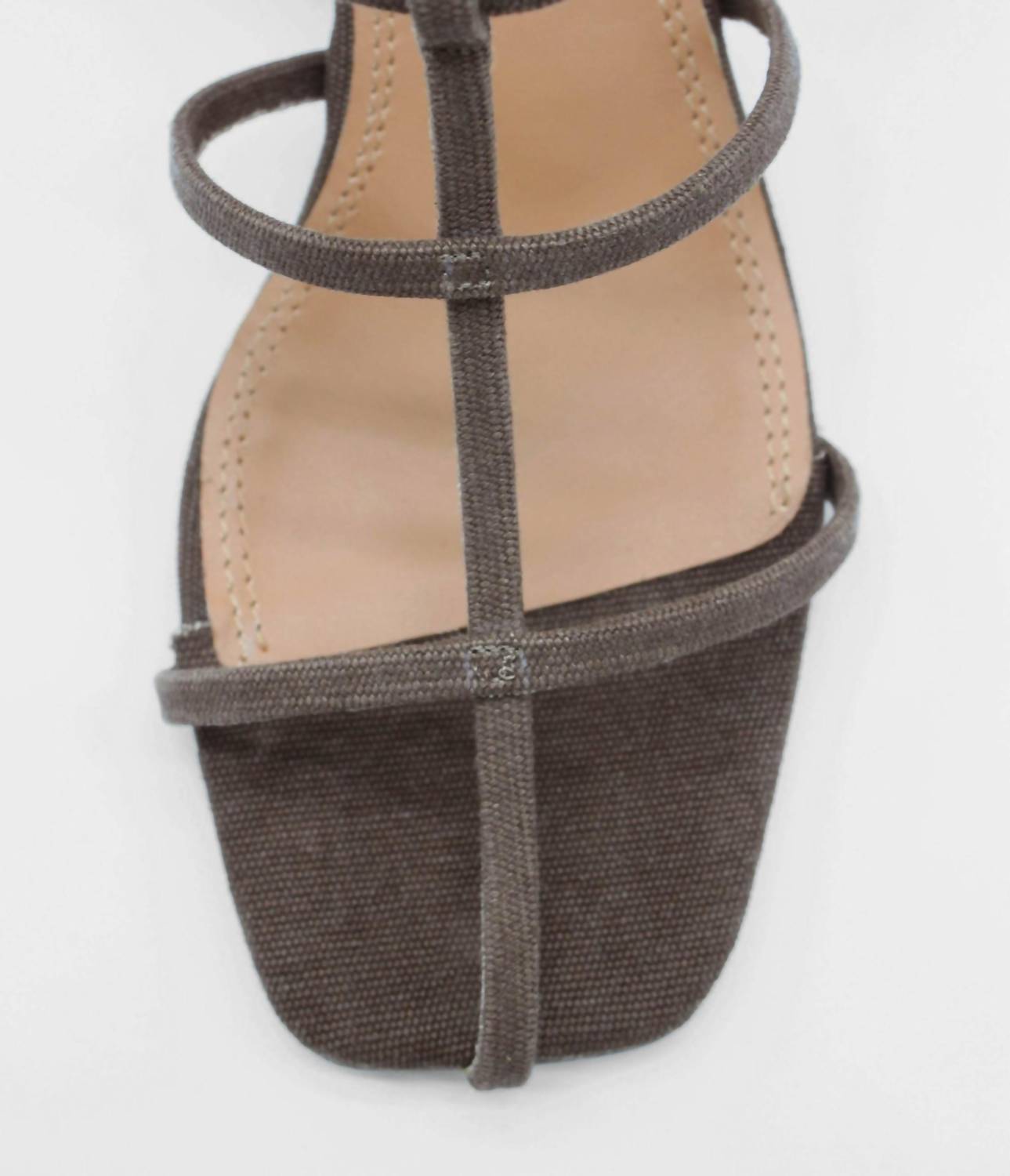 About Arianne - Women's Gene Cage Heel